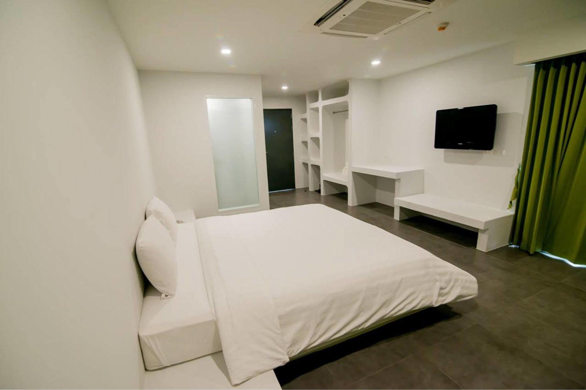 Panitar Haus Hotel Chonburi Exterior foto