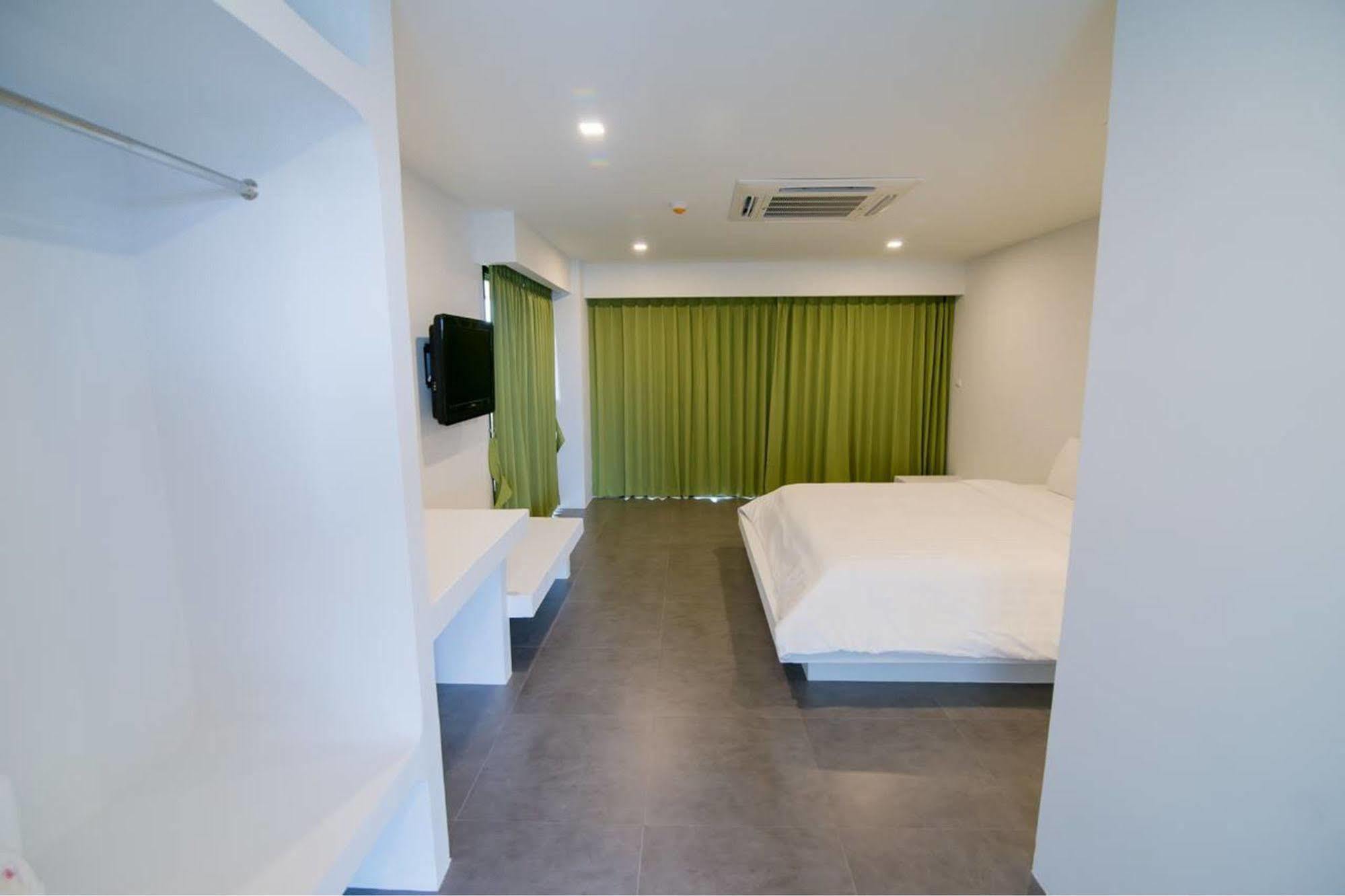 Panitar Haus Hotel Chonburi Exterior foto